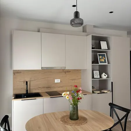 Living By Erle Apartment